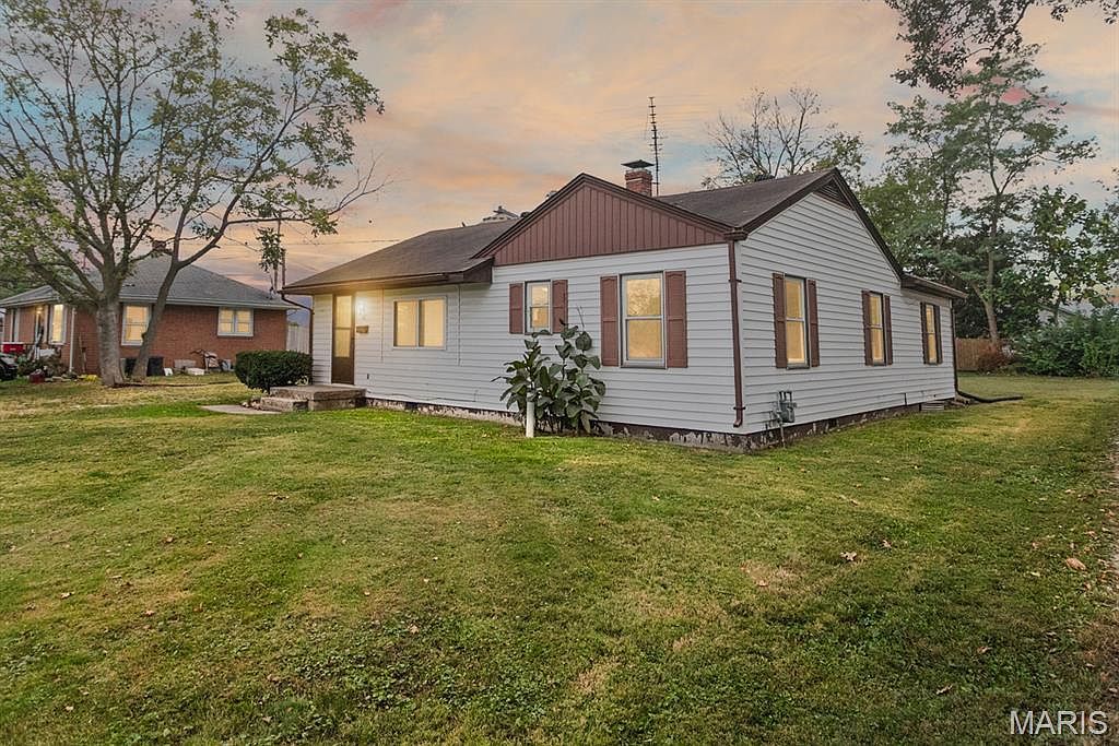 418 Short St Jerseyville, IL 62052 - Thumbnail 2