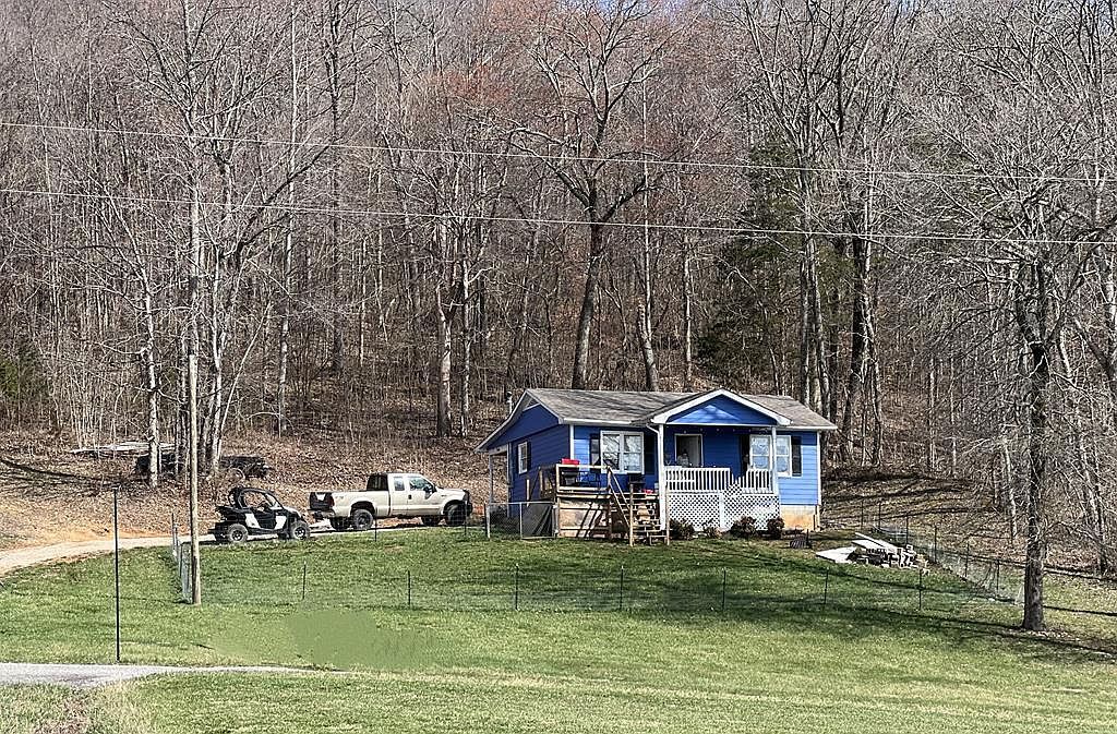 210 Bluebird Ln Livingston, TN 38570 - Thumbnail 2