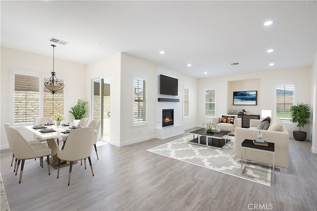 3086 Crystal Ridge Ln Colton, CA 92324 - Thumbnail 2