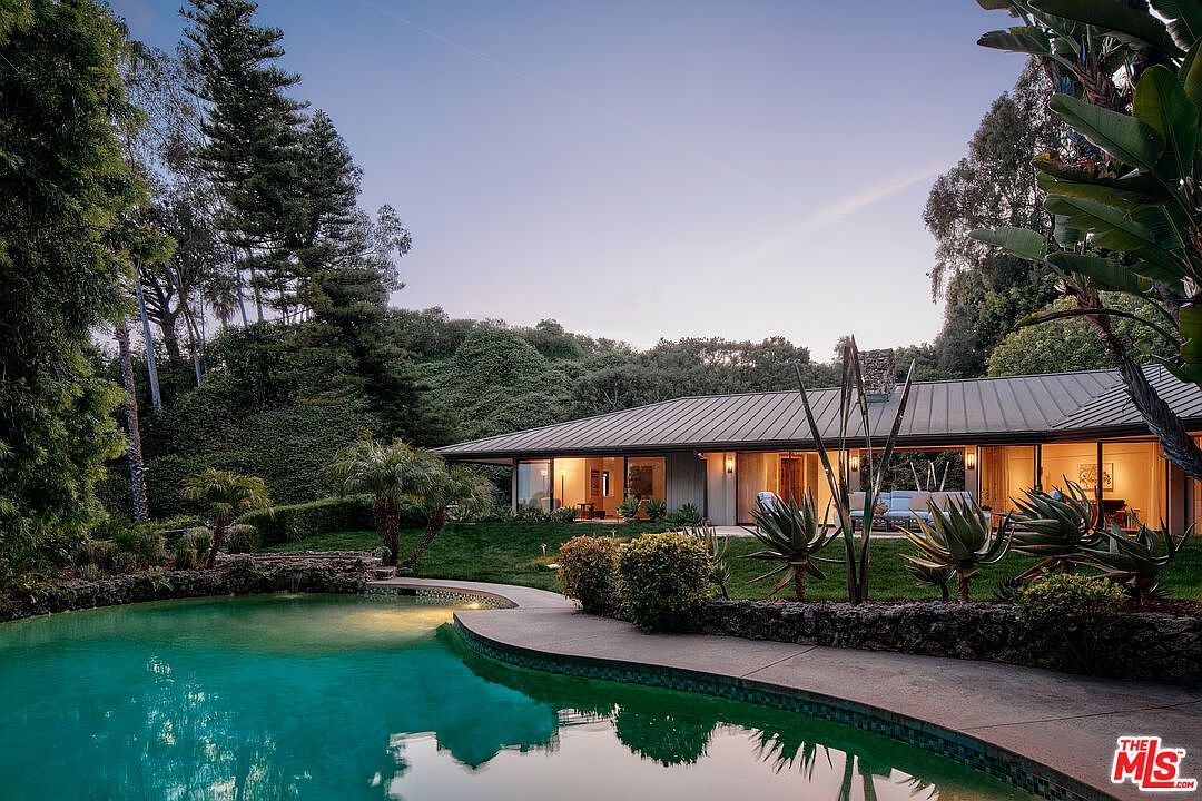 1117 N Beverly Dr Beverly Hills, CA 90210 - Thumbnail 2