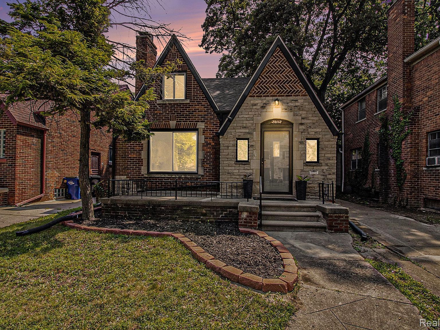 20112 Picadilly Rd Detroit, MI 48221 - Thumbnail 2