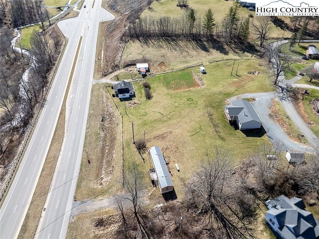 233 Woodstown Rd Fleetwood, NC 28626 - Thumbnail 2