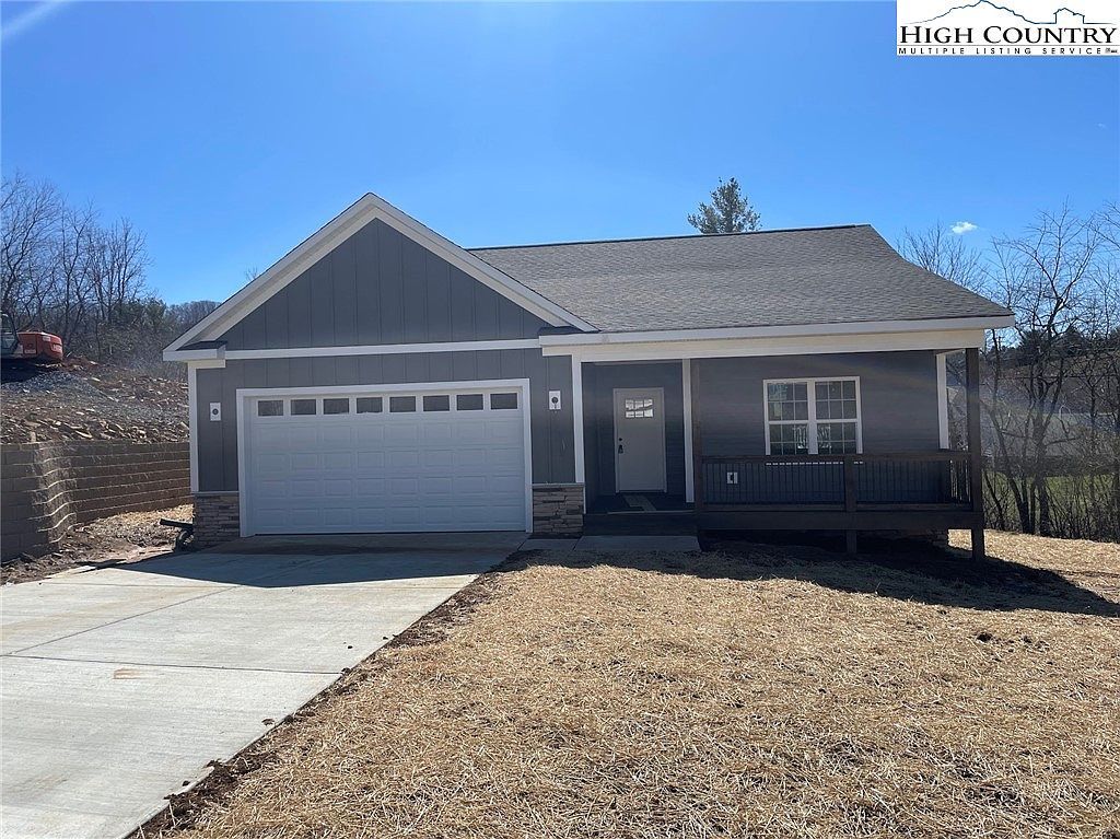 165 W Evergreen St West Jefferson, NC 28694 - Thumbnail 2