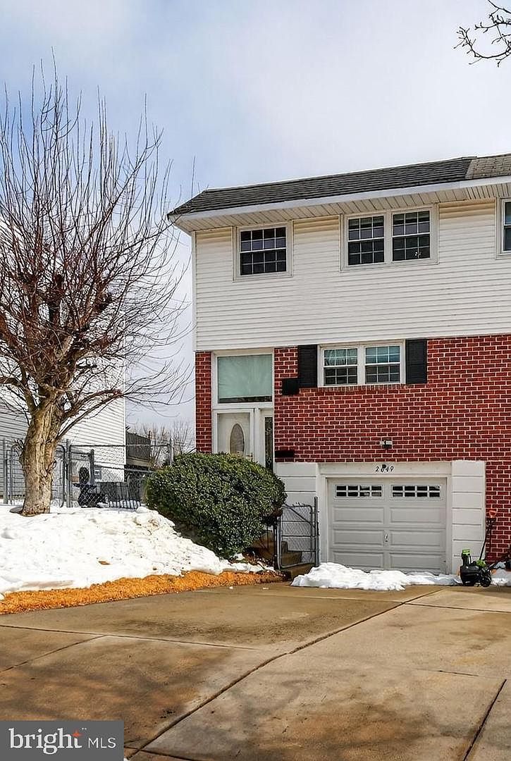 2649 Sperry St Philadelphia, PA 19152 - Thumbnail 2