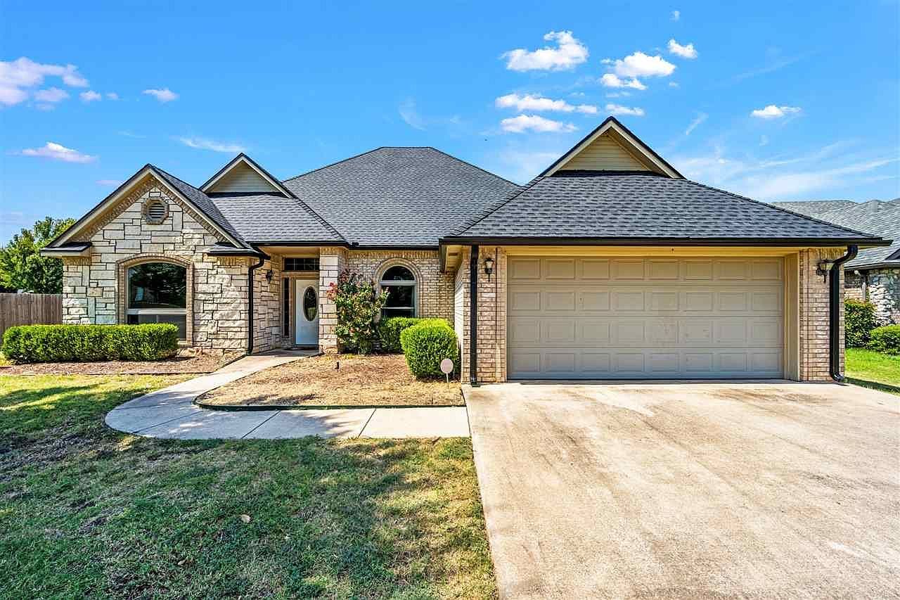 817 Hummingbird Dr Cache, OK 73527 - Thumbnail 2