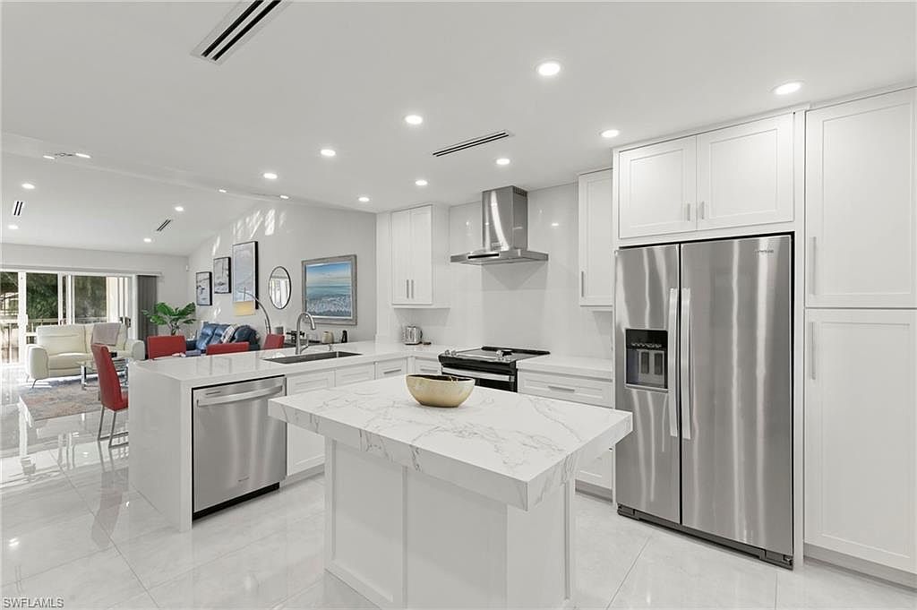 7731 Jewel Ln APT 203 Naples, FL 34109 - Thumbnail 2