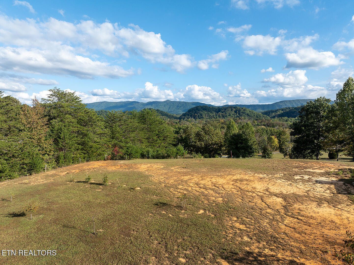 6051 Lindrick Ln Maryville, TN 37801 - Thumbnail 2