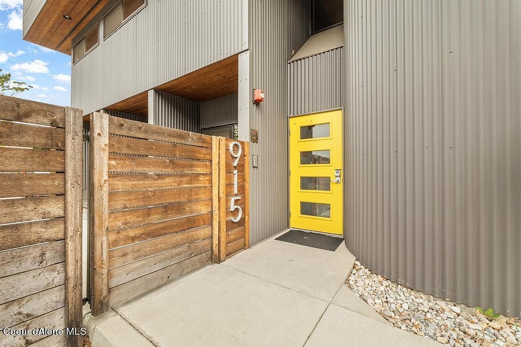 915 E Sherman Ave #B Coeur D Alene, ID 83814 - Thumbnail 2