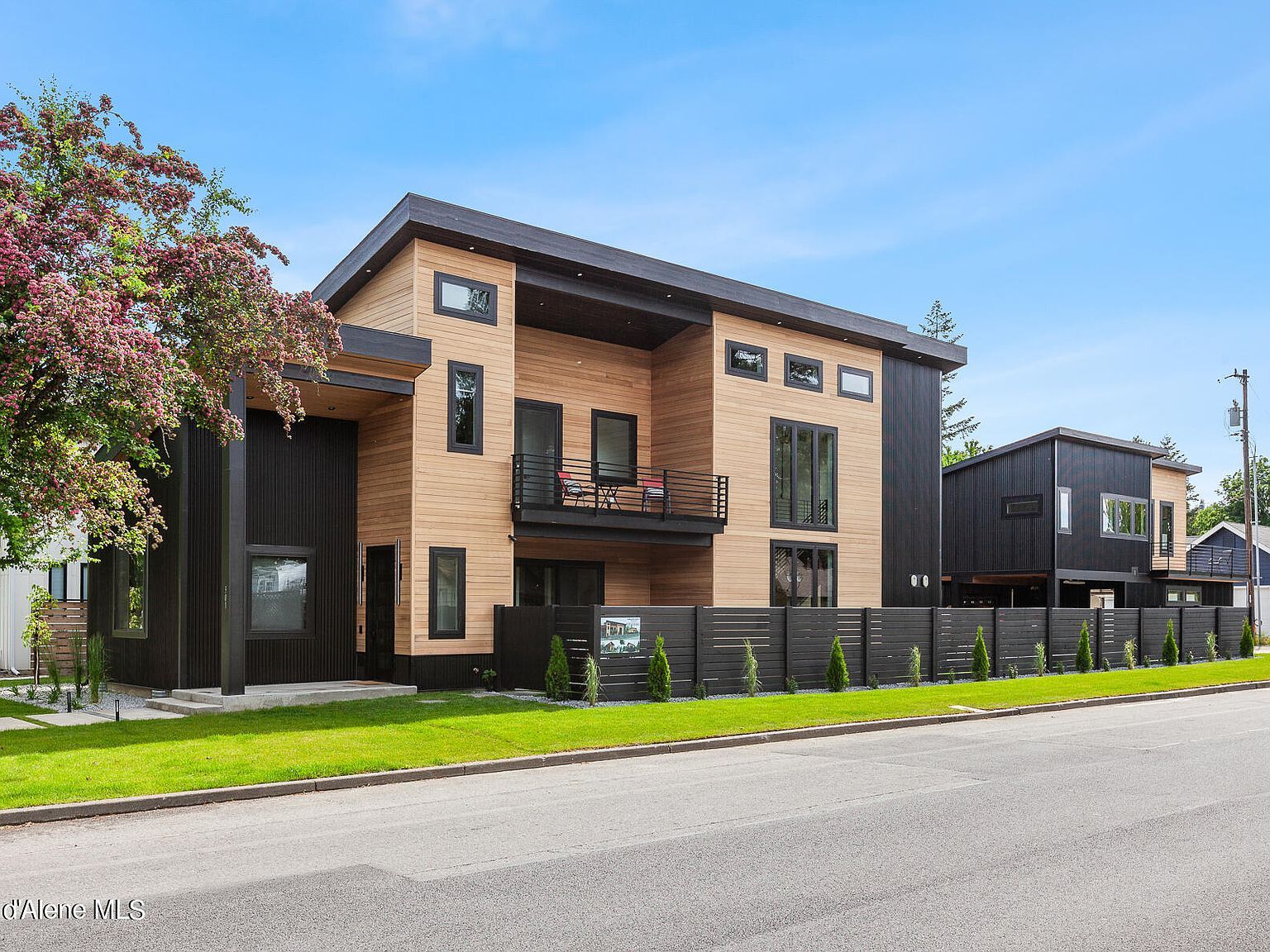 301 S 17th St Coeur D Alene, ID 83814 - Thumbnail 2