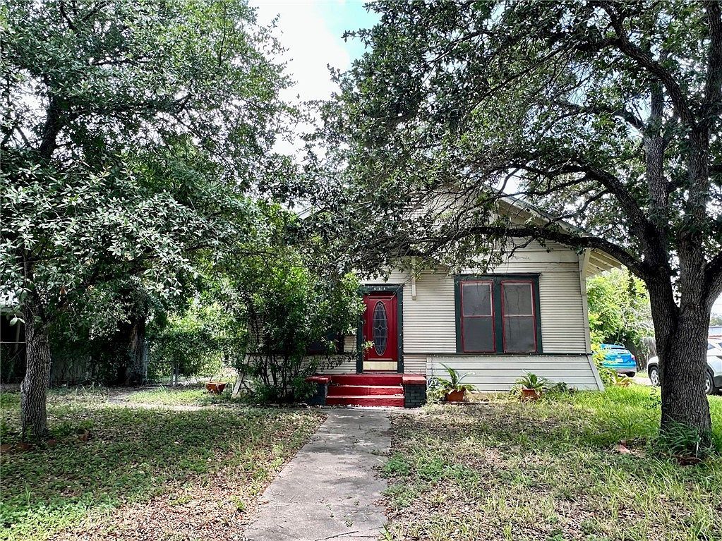 518 E Kenedy Ave Kingsville, TX 78363 - Thumbnail 2
