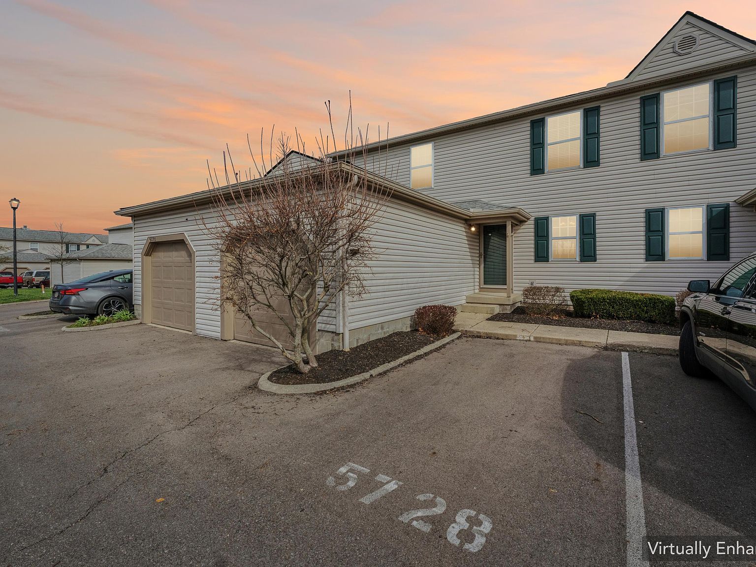 5728 Snow Dr Hilliard, OH 43026  | Condominium