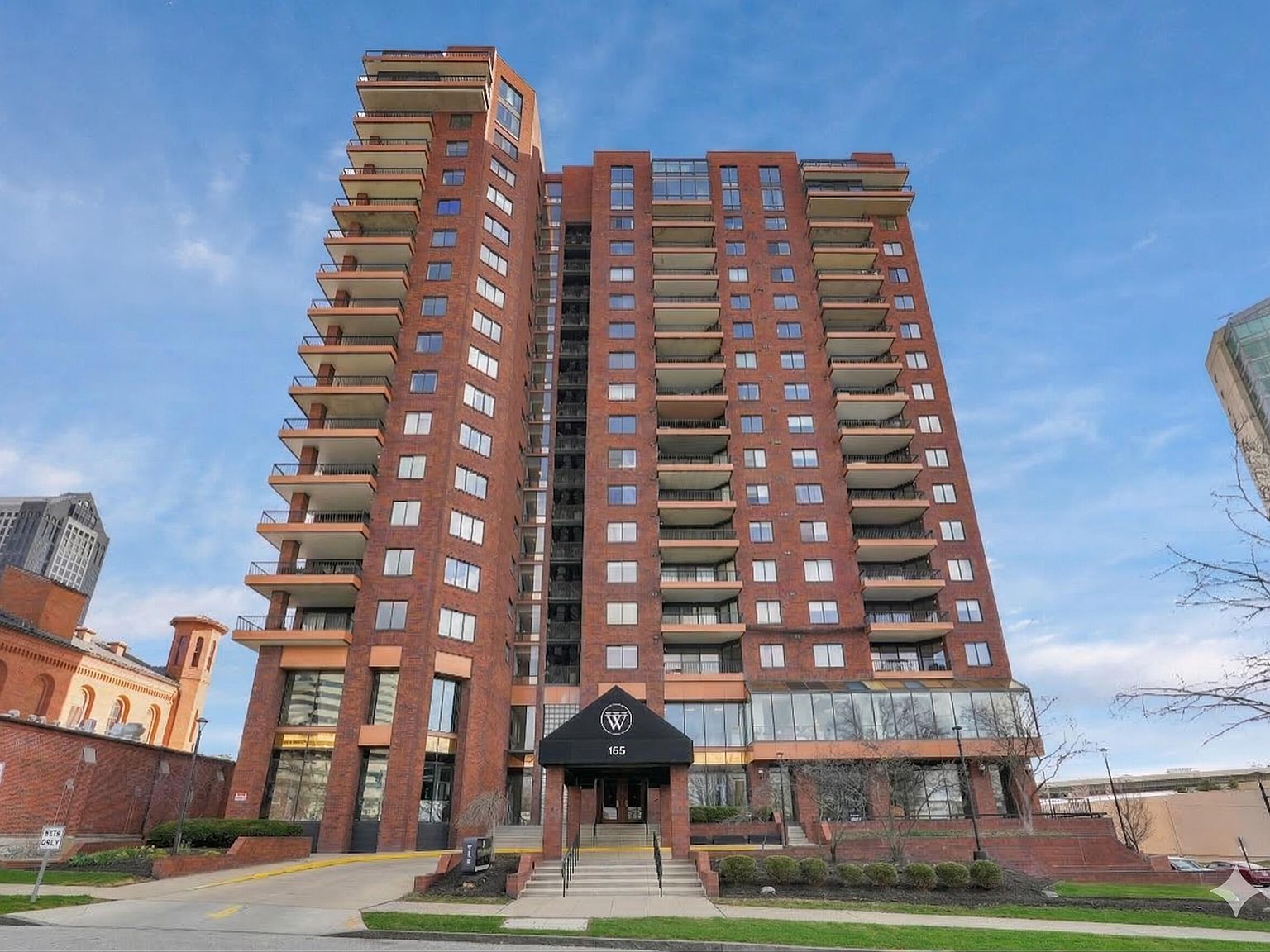 155 W Main St APT 802 Columbus, OH 43215 - Thumbnail 2