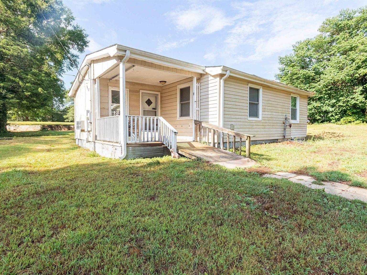 9 Williams St Taylors, SC 29687 - Thumbnail 2