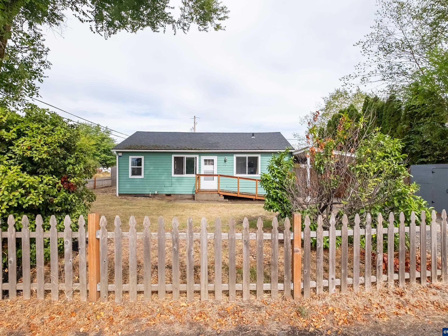 301 Russell St Lebanon, OR 97355 - Thumbnail 2