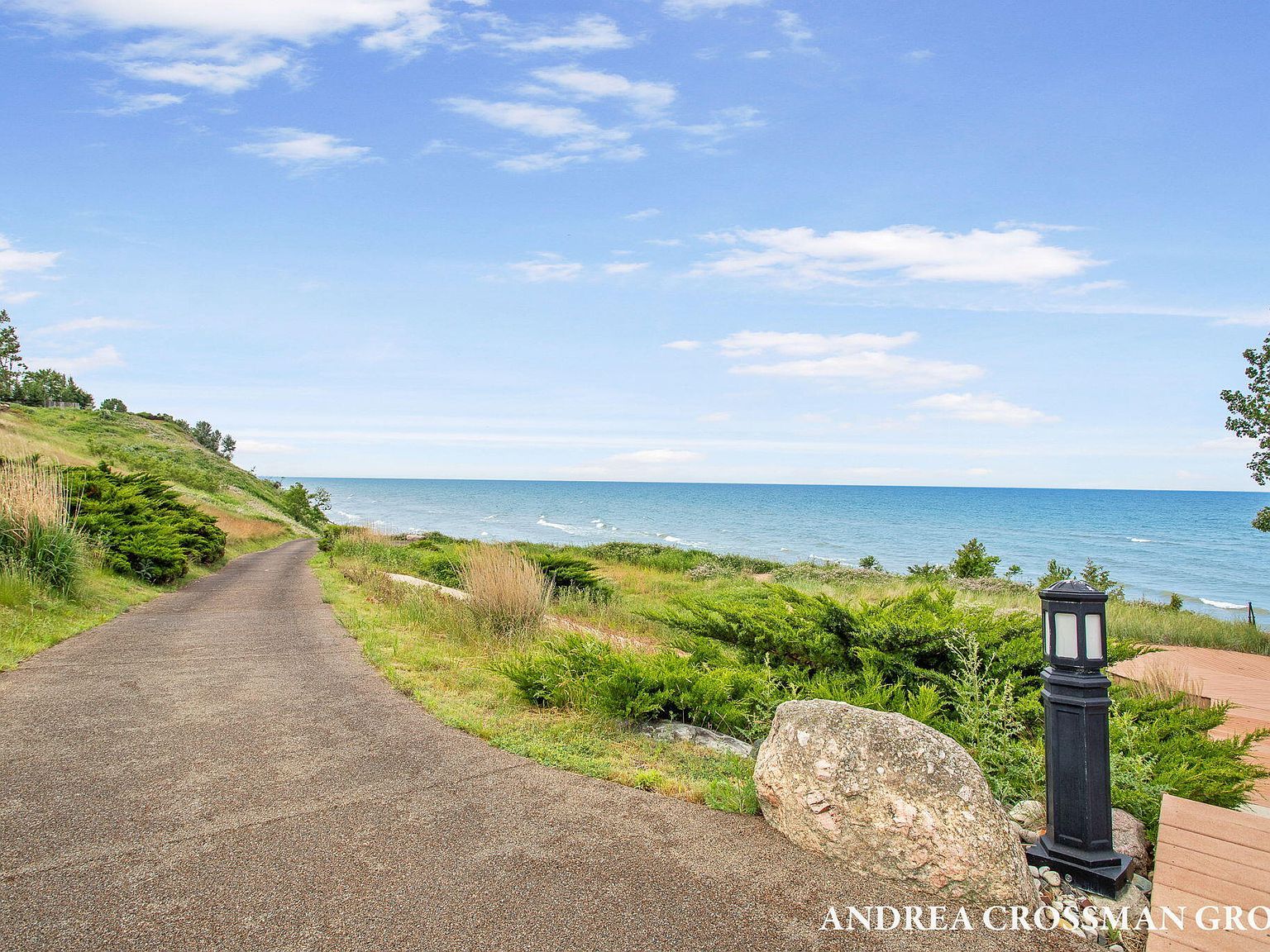 688 Waters Edge Dr Unit 15 South Haven, MI 49090 - Thumbnail 2