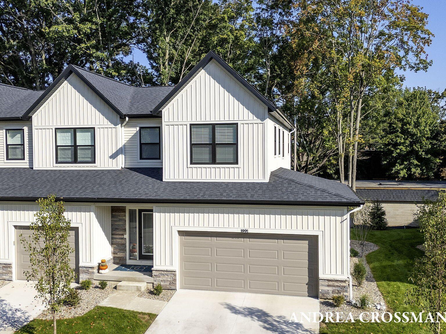 1991 N Shorewood Ln #4 Holland, MI 49423 - Thumbnail 2