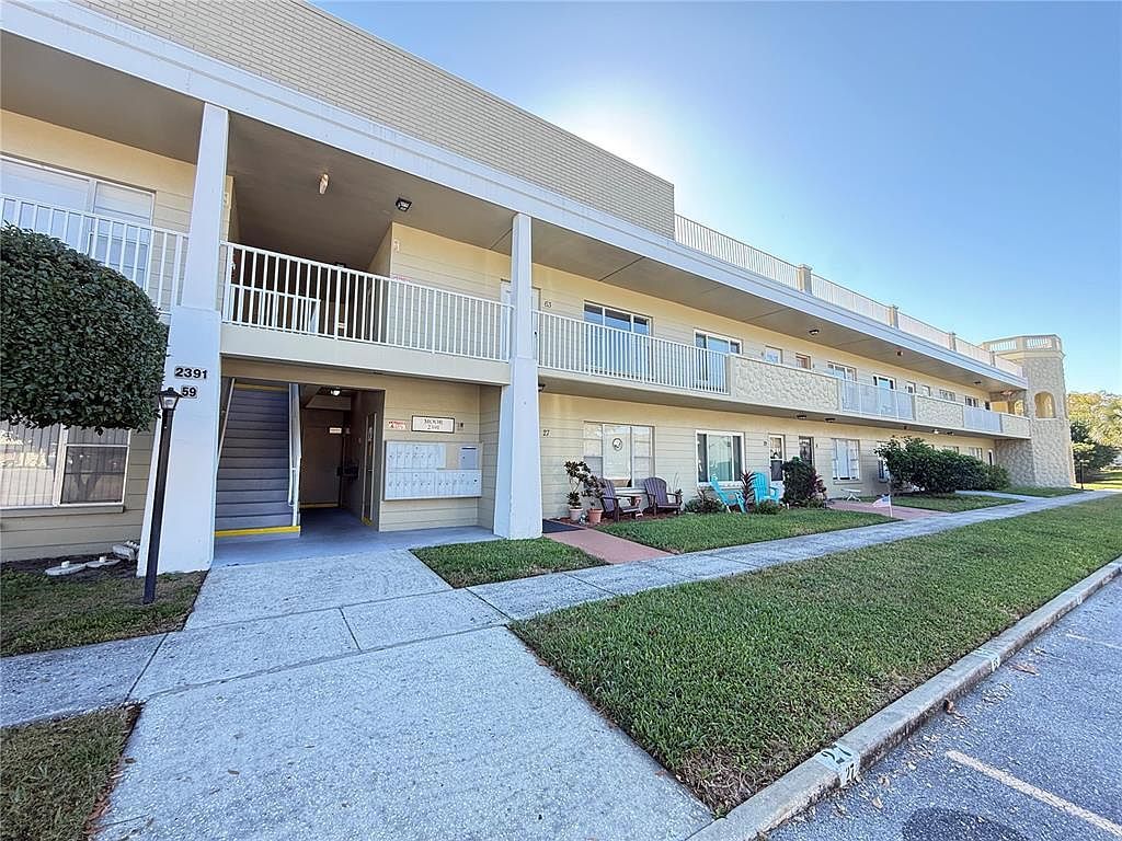 2391 Sumatran Way APT 63 Clearwater, FL 33763 - Thumbnail 2