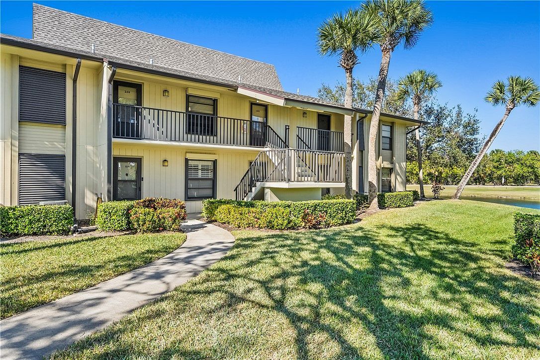 21 Plantation Dr APT 205 Vero Beach, FL 32966  | Condominium