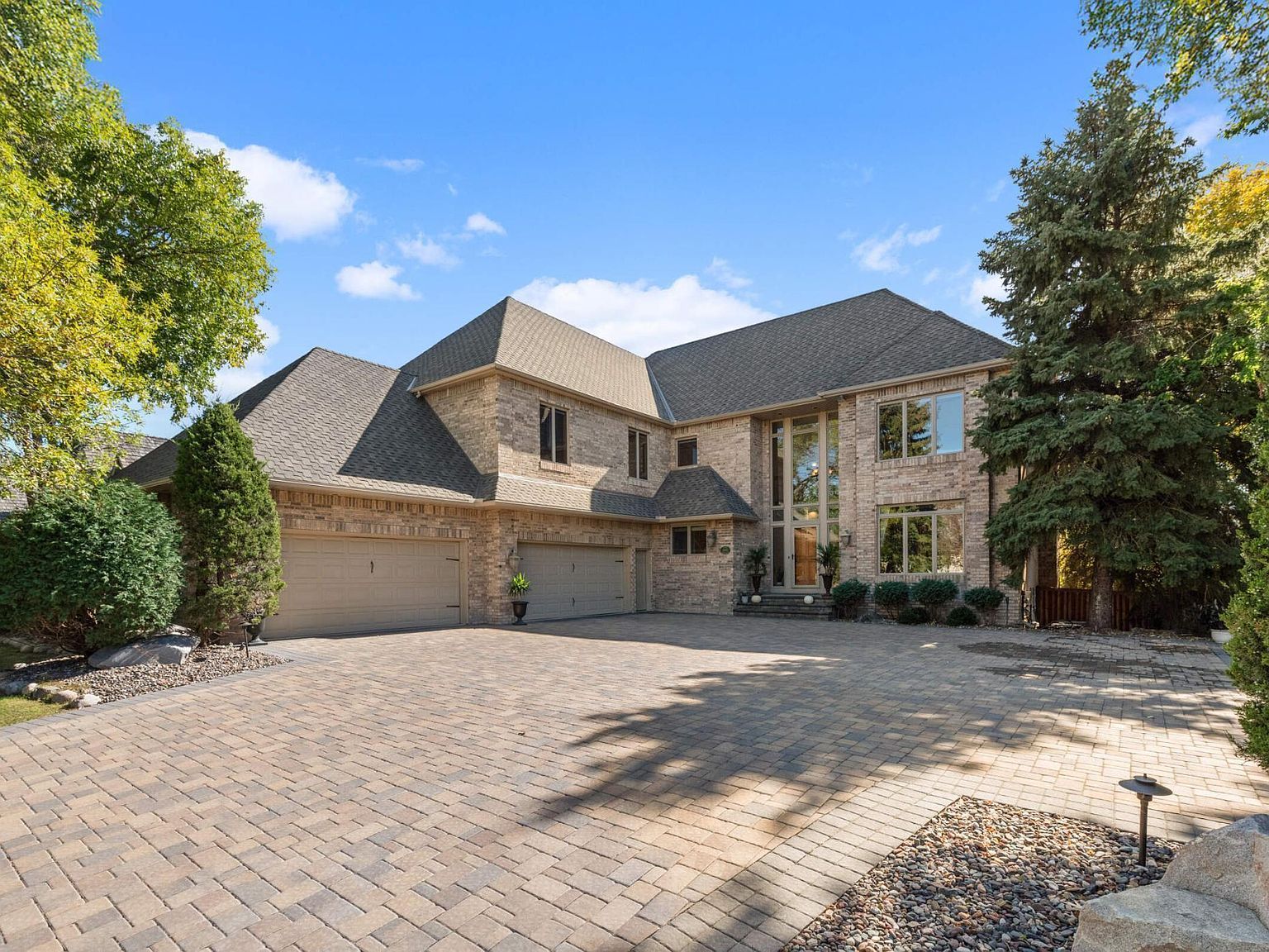 13025 44th Ave N Plymouth, MN 55442 - Thumbnail 2