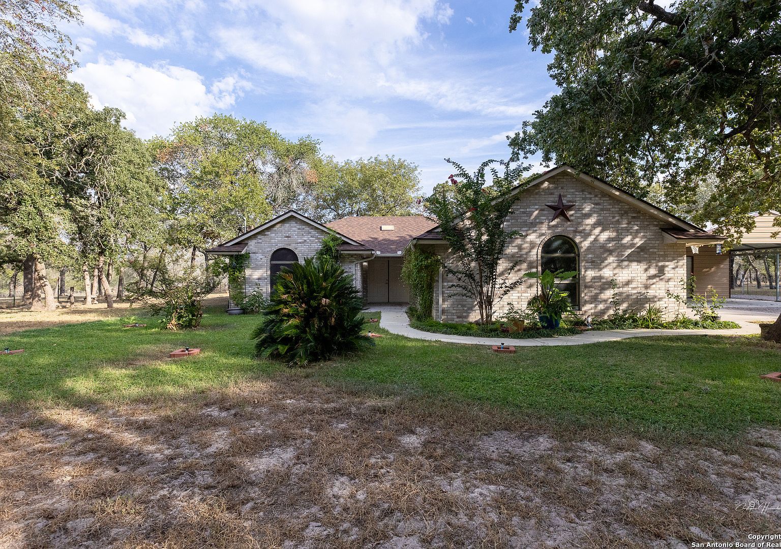 122 Montesito Ln Floresville, TX 78114 - Thumbnail 2