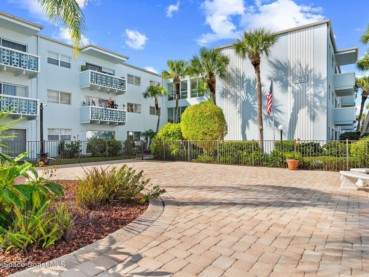 221 Columbia Dr APT 343 Cape Canaveral, FL 32920 - Thumbnail 2