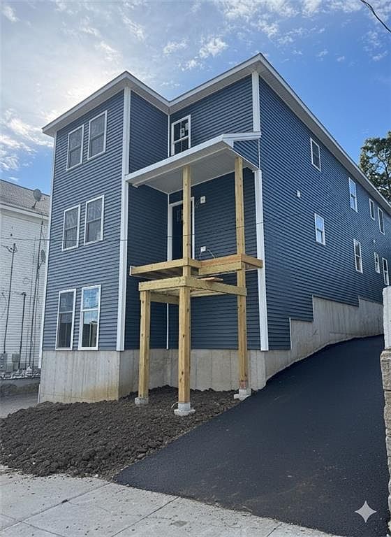 50 Armington Ave Providence, RI 02908 - Thumbnail 2