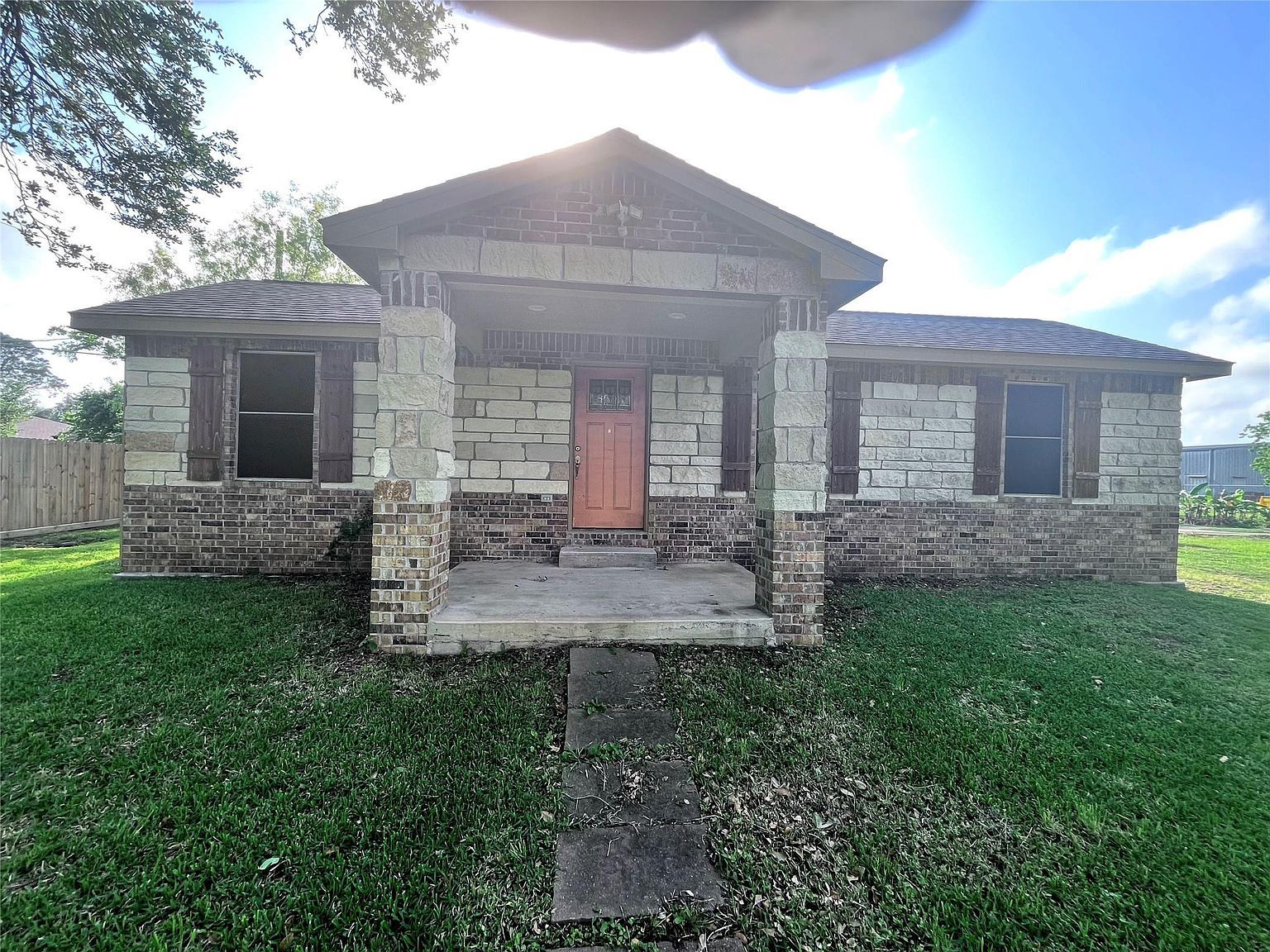 2402 4th Ave La Marque, TX 77568 - Thumbnail 2