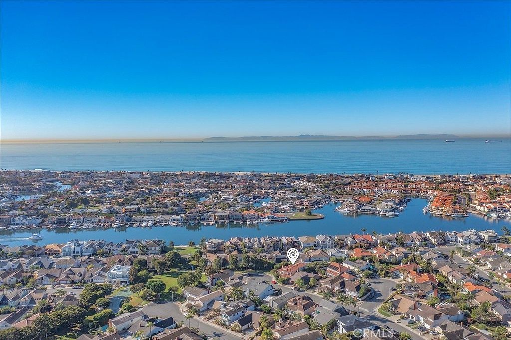 16351 Spartan Cir Huntington Beach, CA 92649 - Thumbnail 2