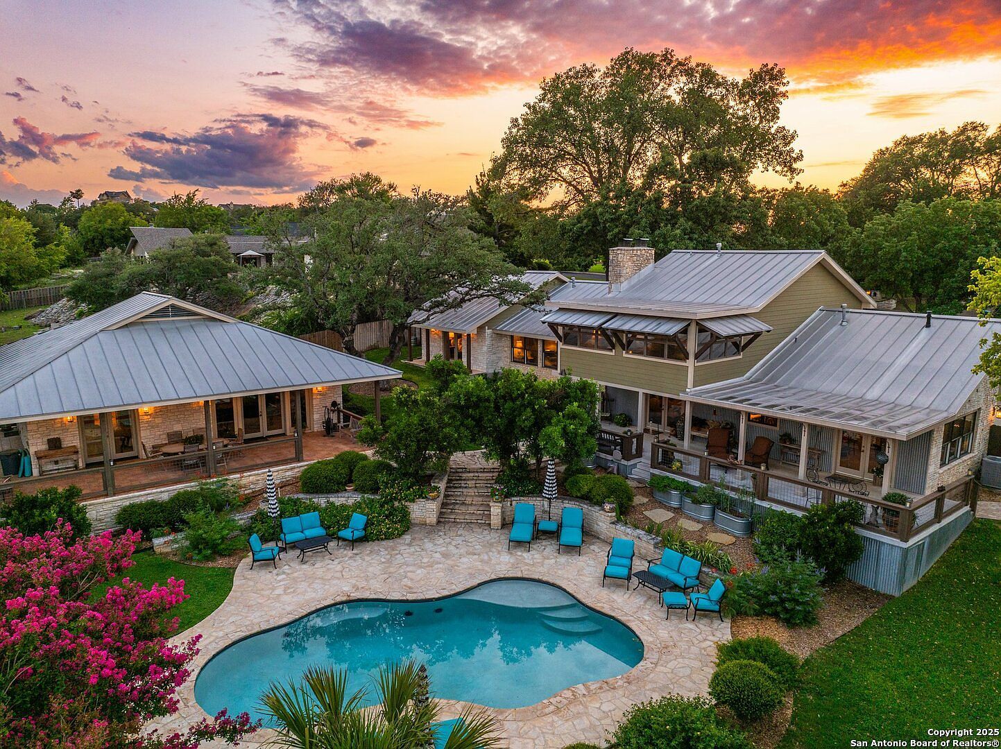 407 Spring Mill Dr Kerrville, TX 78028 - Thumbnail 2