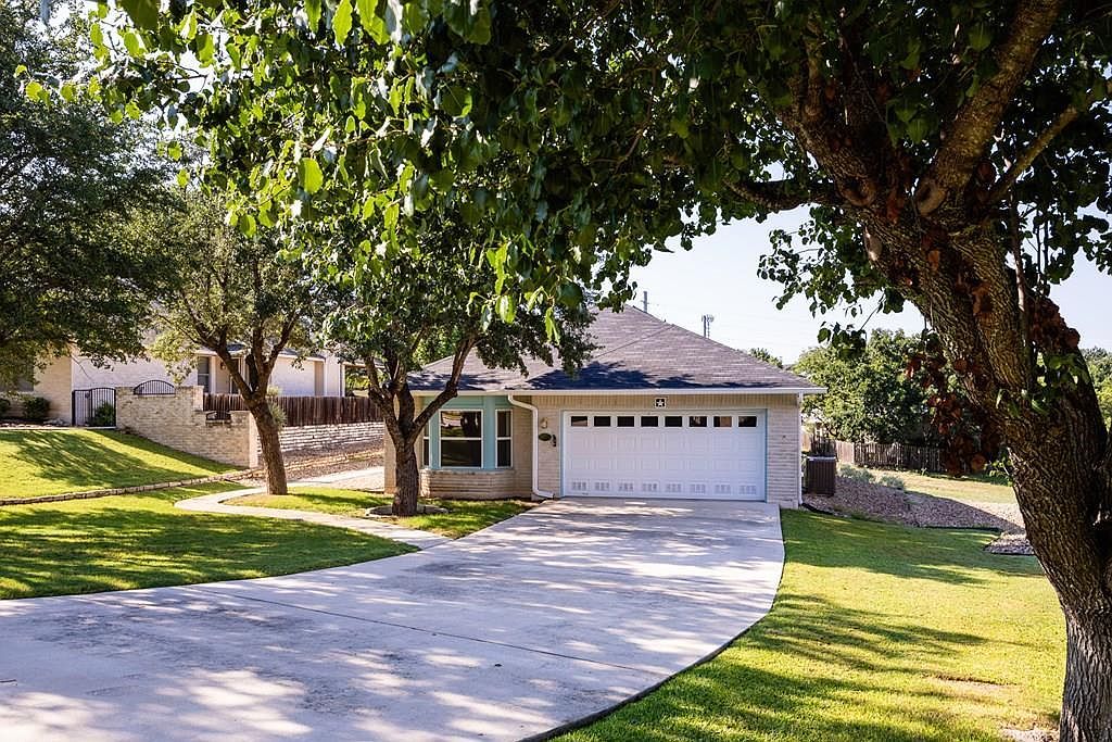 1273 Victory Ln Kerrville, TX 78028 - Thumbnail 2