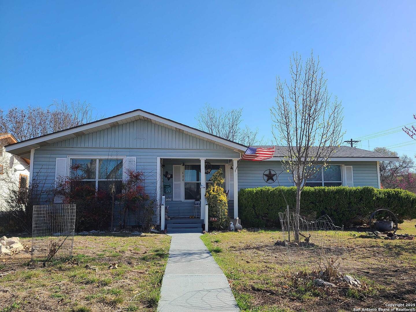 600 Leland St Kerrville, TX 78028 - Thumbnail 2