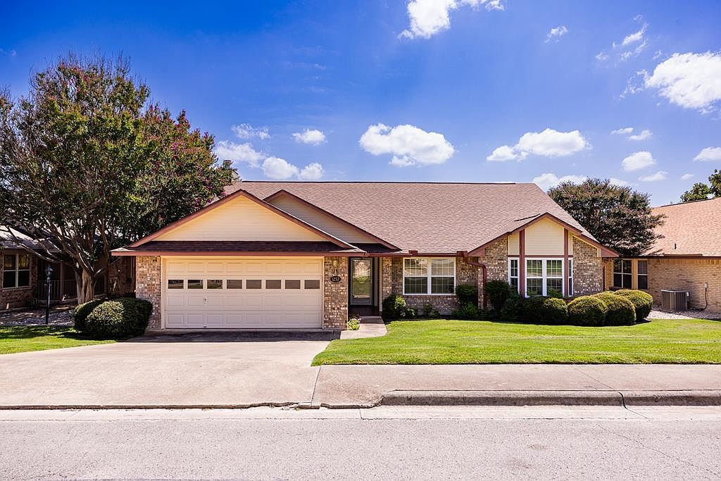 1257 Victory Ln Kerrville, TX 78028 - Thumbnail 2