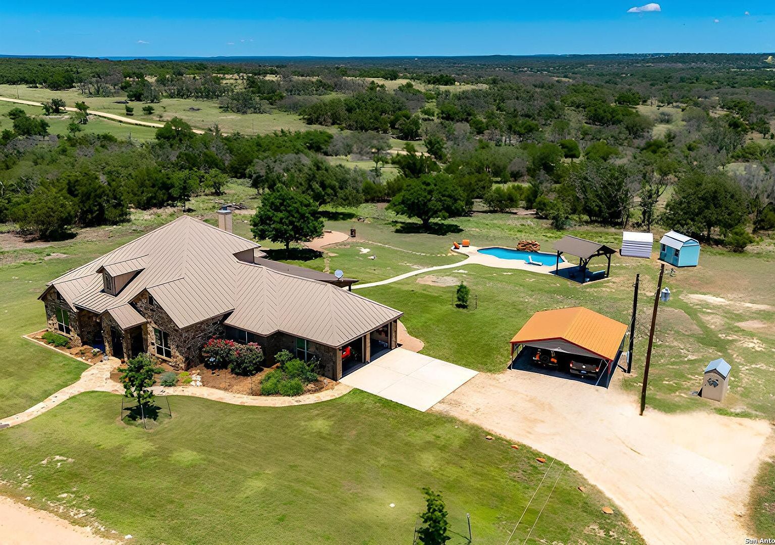 997 Kramer Rd Harper, TX 78631 - Thumbnail 2