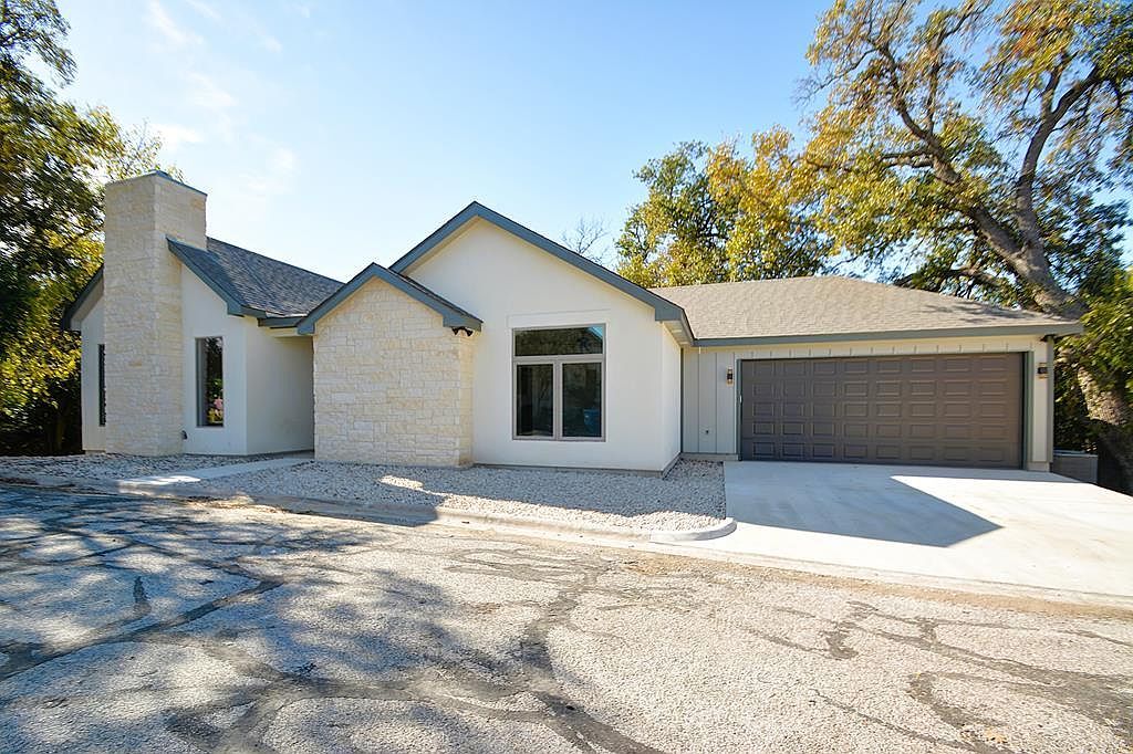 233 Old Oaks Path Kerrville, TX 78028 - Thumbnail 2