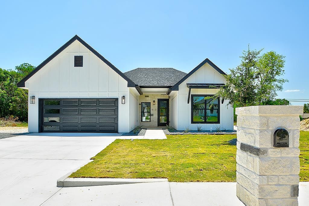 513 Conner Ct Kerrville, TX 78028 - Thumbnail 2