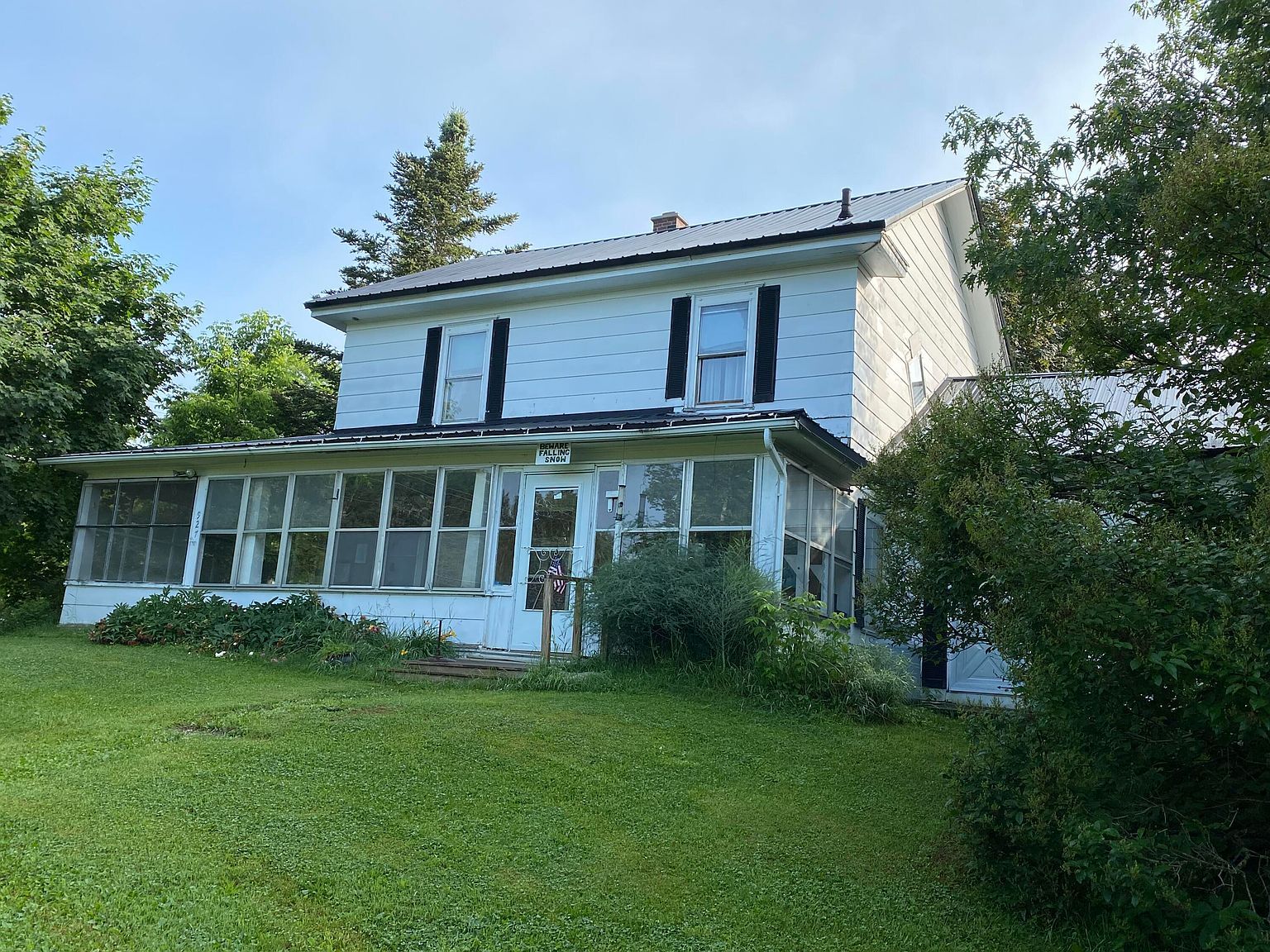 927 Van Buren Rd Limestone, ME 04750 - Thumbnail 2