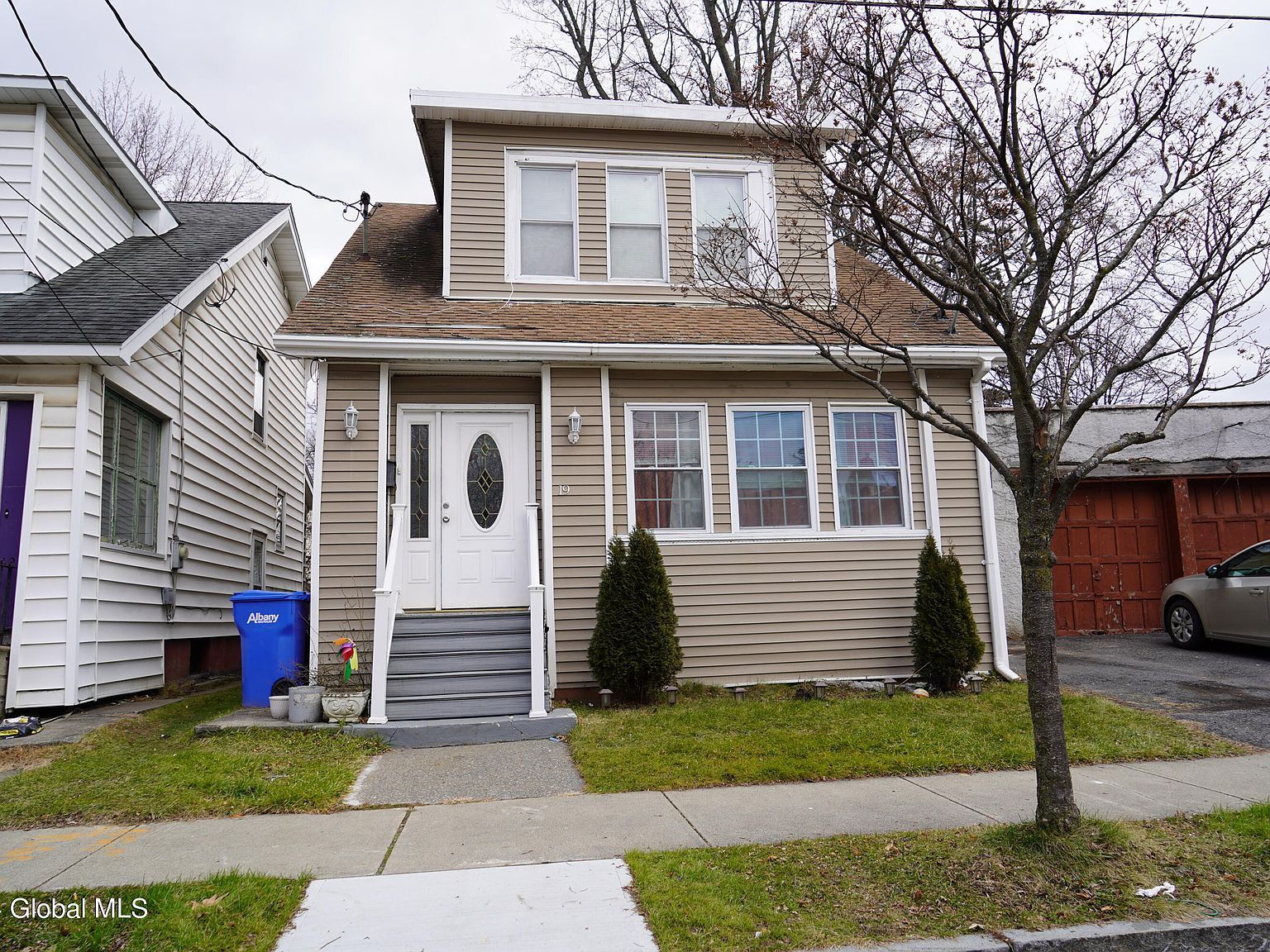 19 Beekman St Albany, NY 12209 - Thumbnail 2