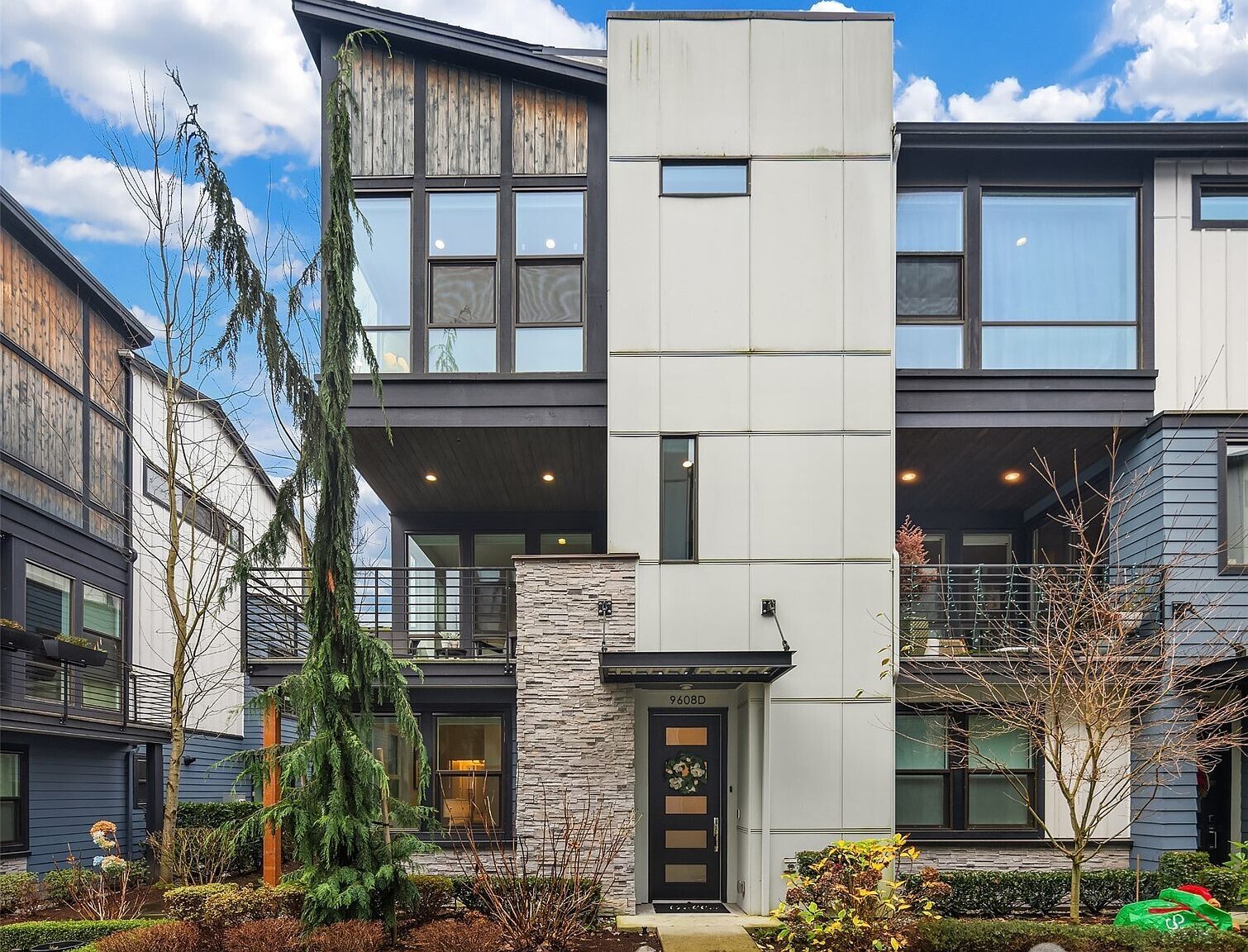 9608 NE 182nd Ct UNIT D Bothell, WA 98011 - Thumbnail 2