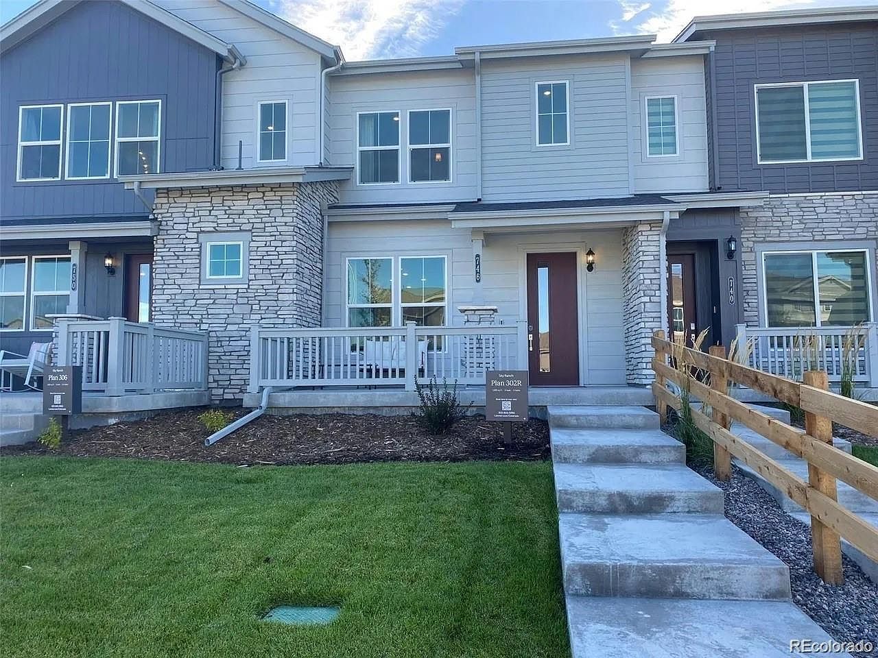 746 N Bersshine Ct Watkins, CO 80137 - Thumbnail 2