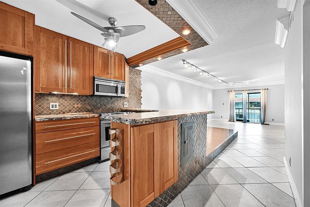 1775 N Andrews Sq APT 308W Fort Lauderdale, FL 33311 - Thumbnail 2