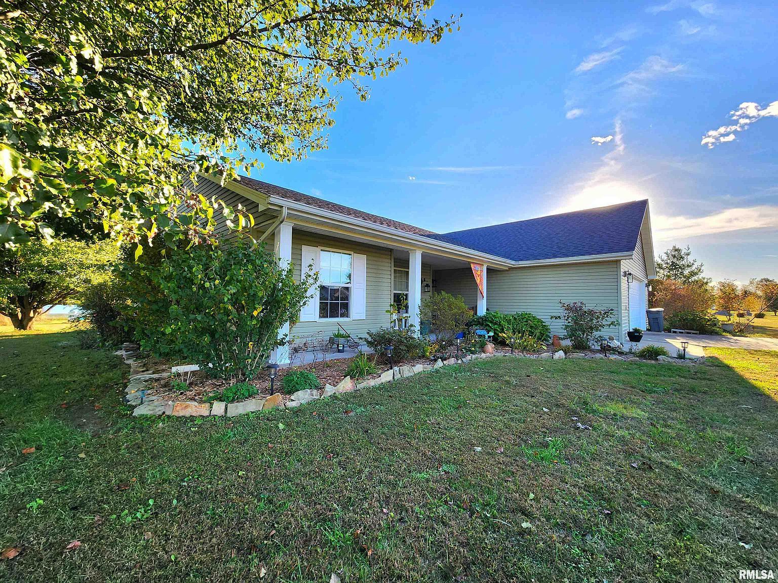 156 Hanover Ln Murphysboro, IL 62966 - Thumbnail 2