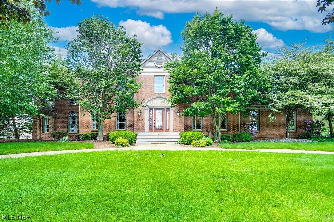 1325 Chantilly Cir NE Canton, OH 44721 - Thumbnail 2