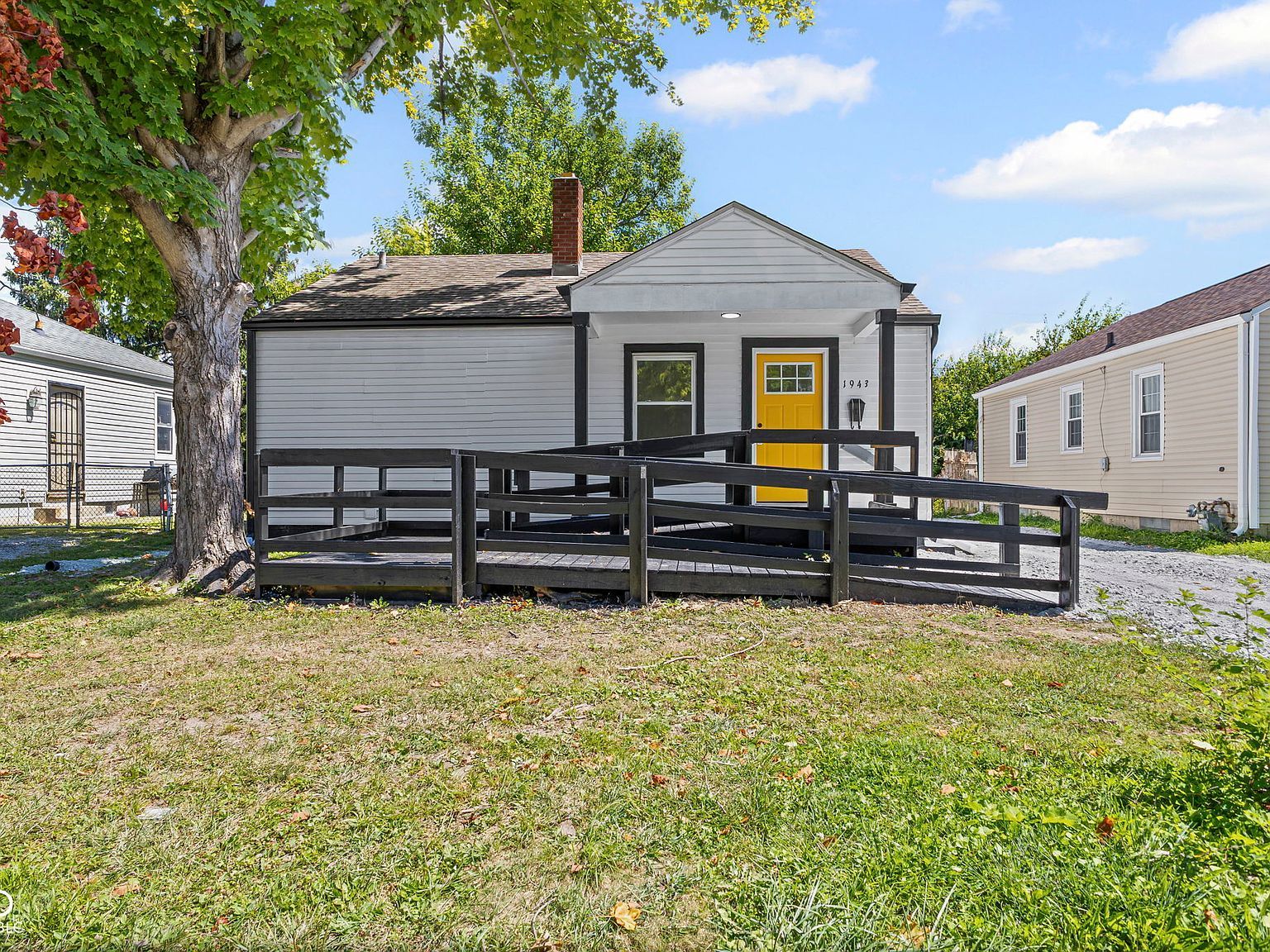 1943 N Drexel Ave Indianapolis, IN 46218 - Thumbnail 2