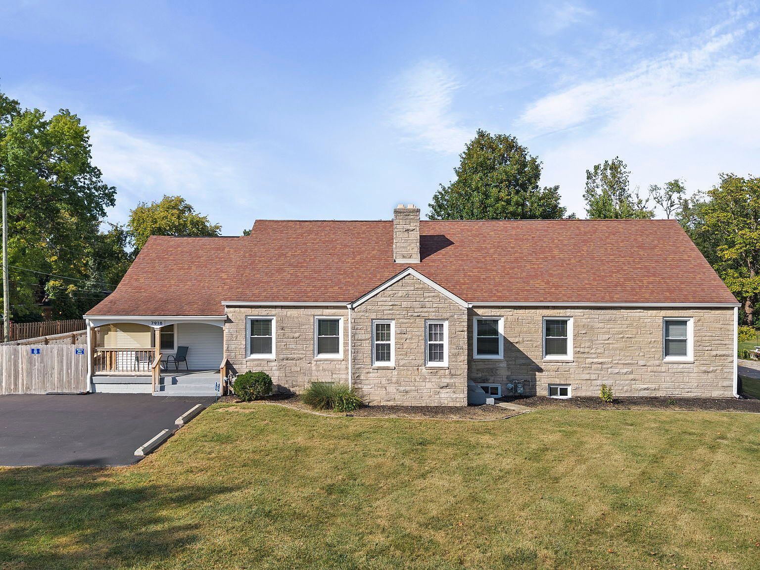 7918 E 10th St Indianapolis, IN 46219 - Thumbnail 2