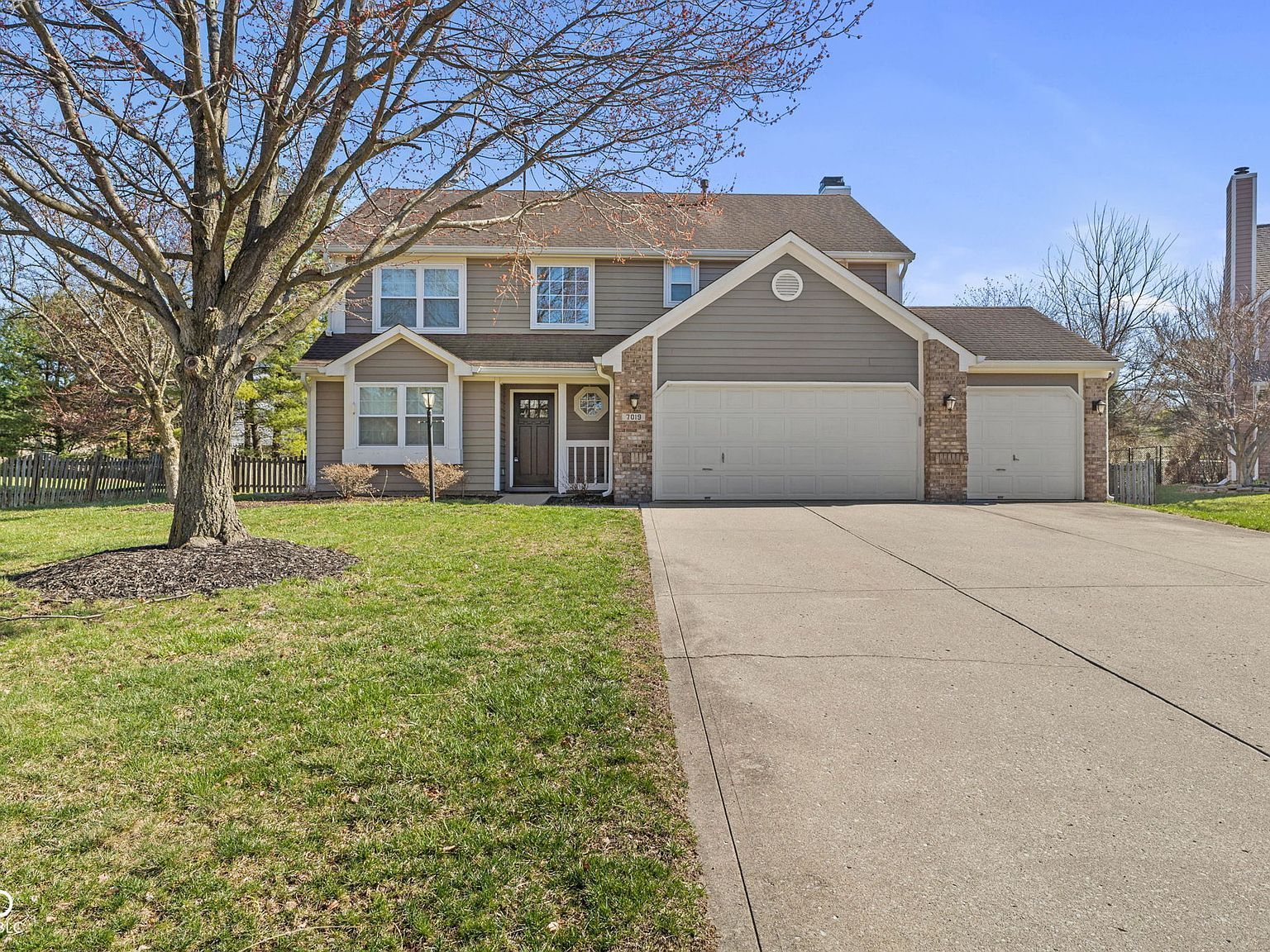 7019 Bluffridge Way Indianapolis, IN 46278 - Thumbnail 2