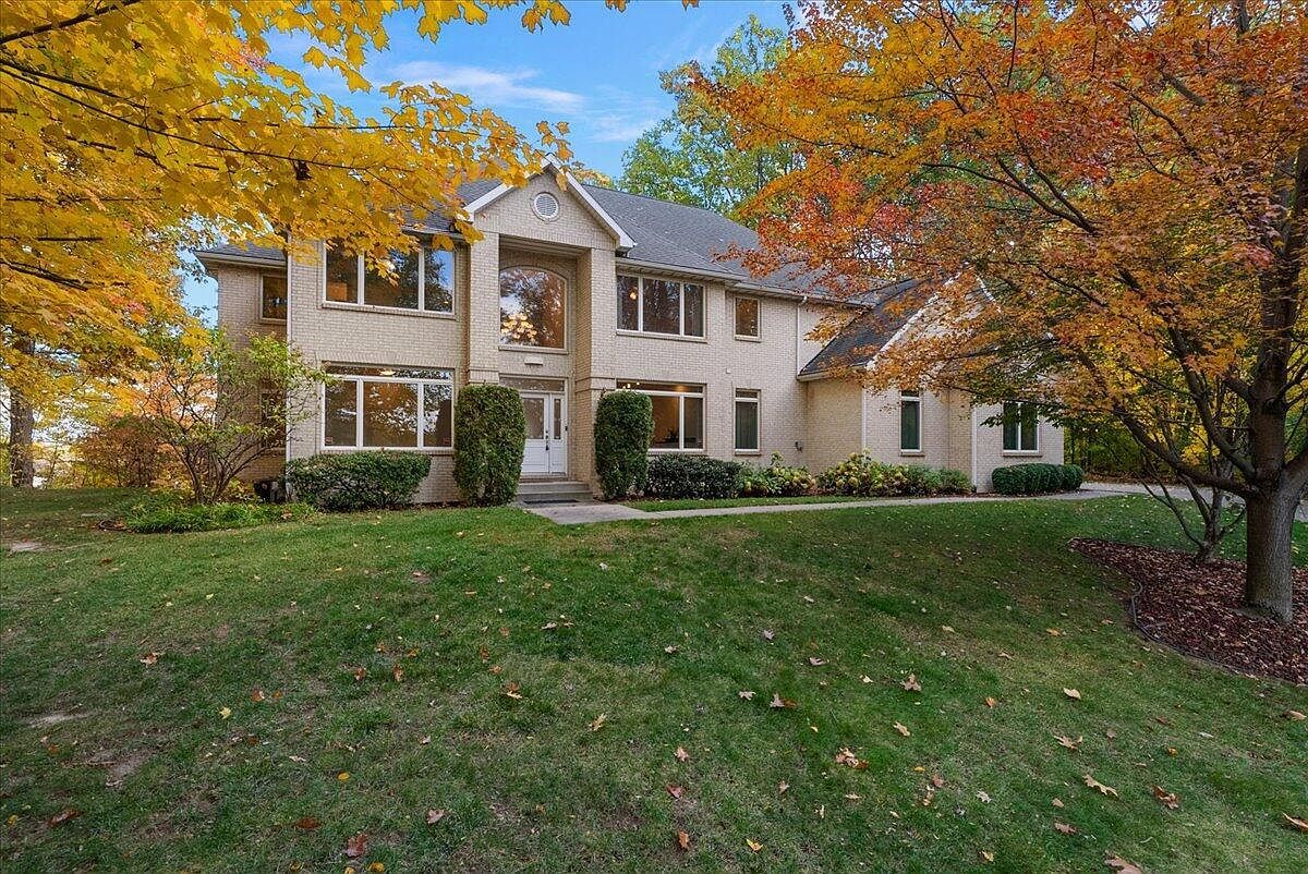 419 River Run Dr Saint Joseph, MI 49085 - Thumbnail 2