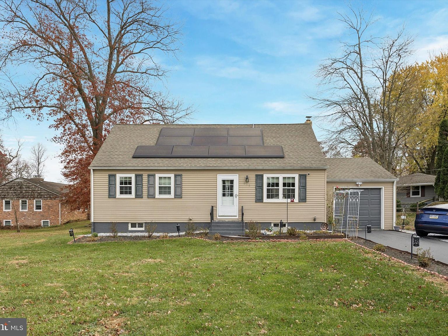 315 Oak Ln W Exton, PA 19341 - Thumbnail 2