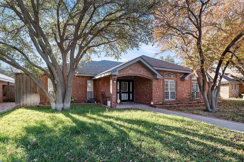 2205 Bradford Ct Midland, TX 79705 - Thumbnail 2