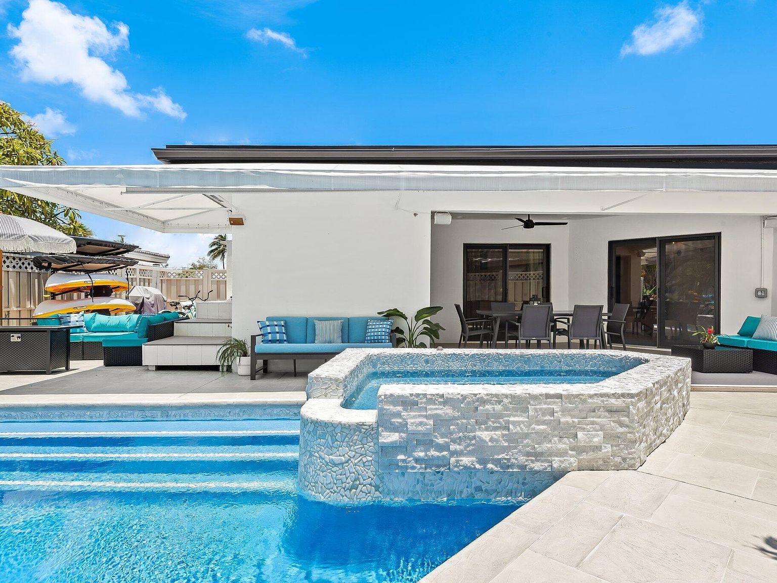 581 SE 5th Ave Pompano Beach, FL 33060 - Thumbnail 2