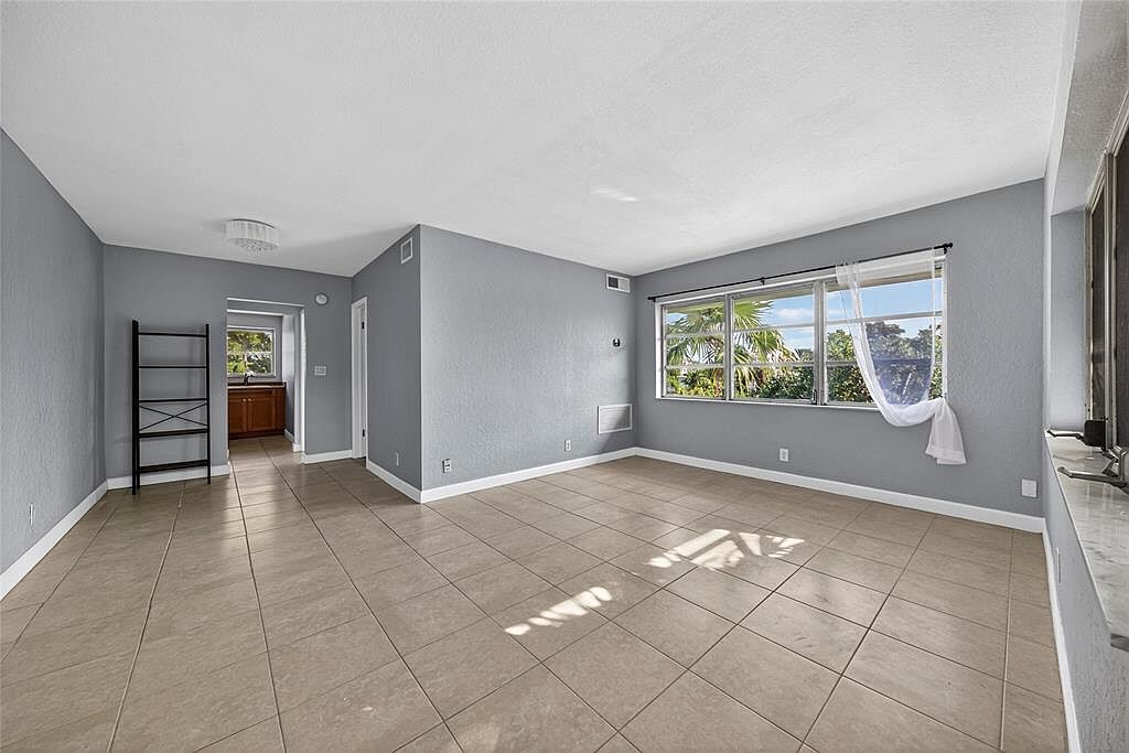 1900 NE 8th Ct APT 308 Fort Lauderdale, FL 33304 - Thumbnail 2